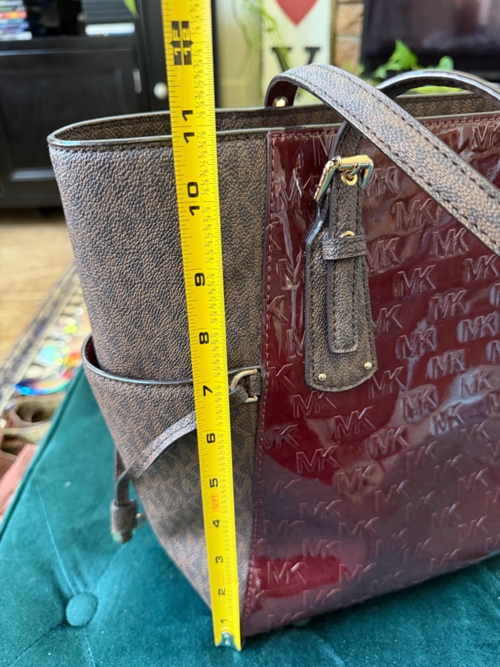 Michael Kors Signature Voyager Large East West Merlot/Brown Tote - Picture 4 of 11